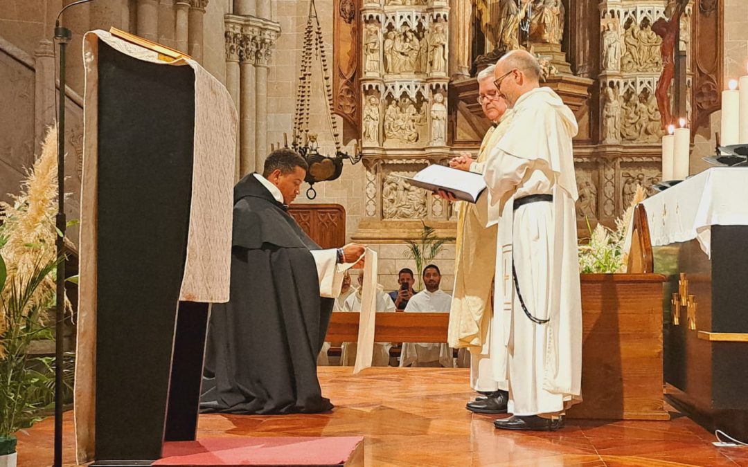 Primera profesión de fr. Lázaro Yoerlis en la Basílica de San Vicente Ferrer